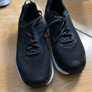 Hoka Clifton 6 women’s size 7.5 running shoe